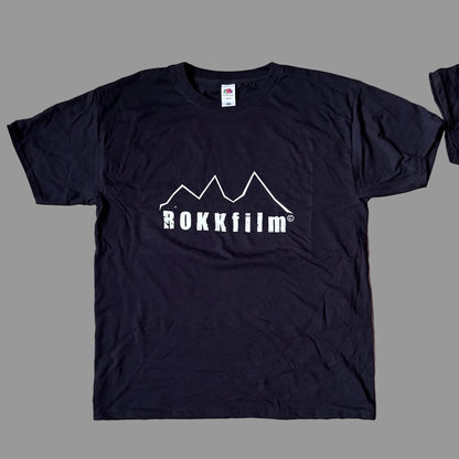 A. ROKKfilm T-Shirt, weißes Logo auf schwarzem Grund, Siebdruck, Fruit of the Loom, Größen XL, L und M